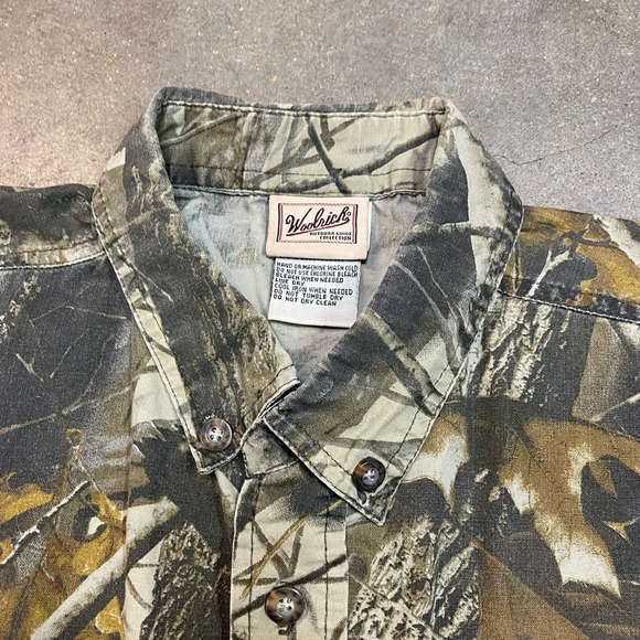 Vintage Woolrich Realtree Hardwoods Camo Button Shirt - Picture 4 of 8